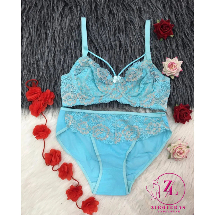 شورت و سوتین