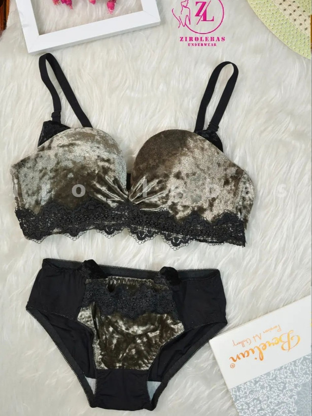 ست شورت و سوتین زنانه