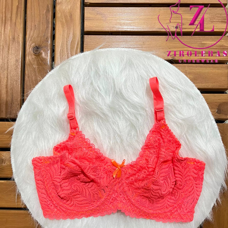 سوتین تک اطلسی