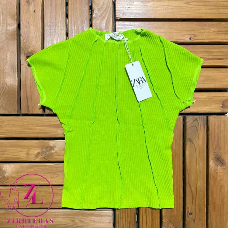 نیمتنه خط دار