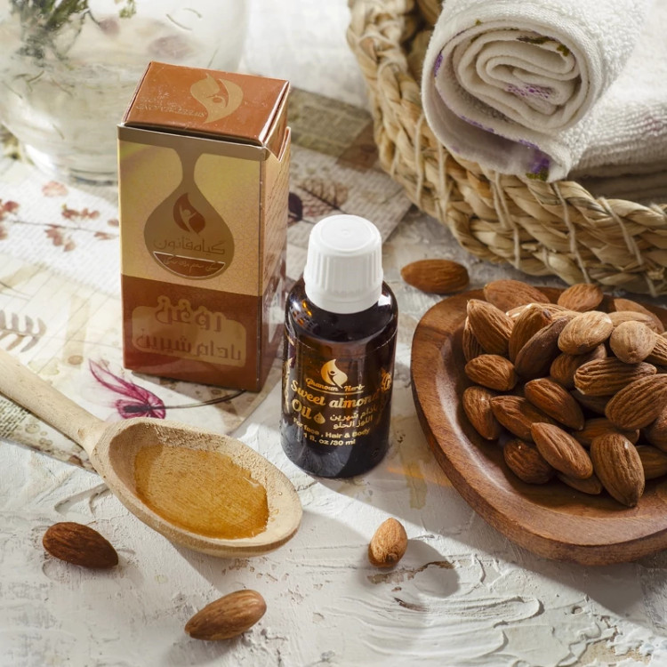 روغن بادام شیرین برای ماساژ صورت و رفع لک