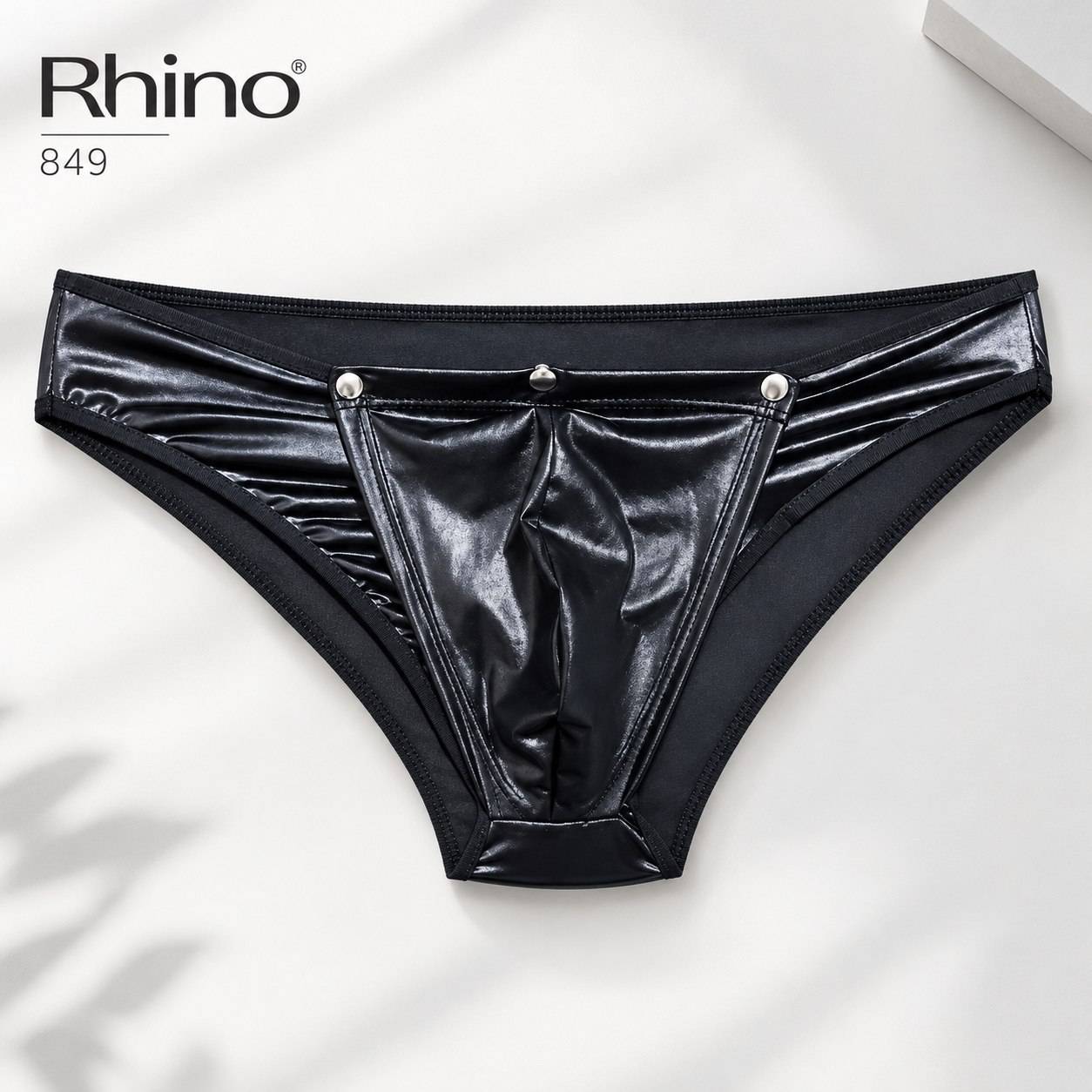 نمای جلویی و فرم استاندارد شورت مردانه چرم برند Rhino کد 849 روی زمینه روشن